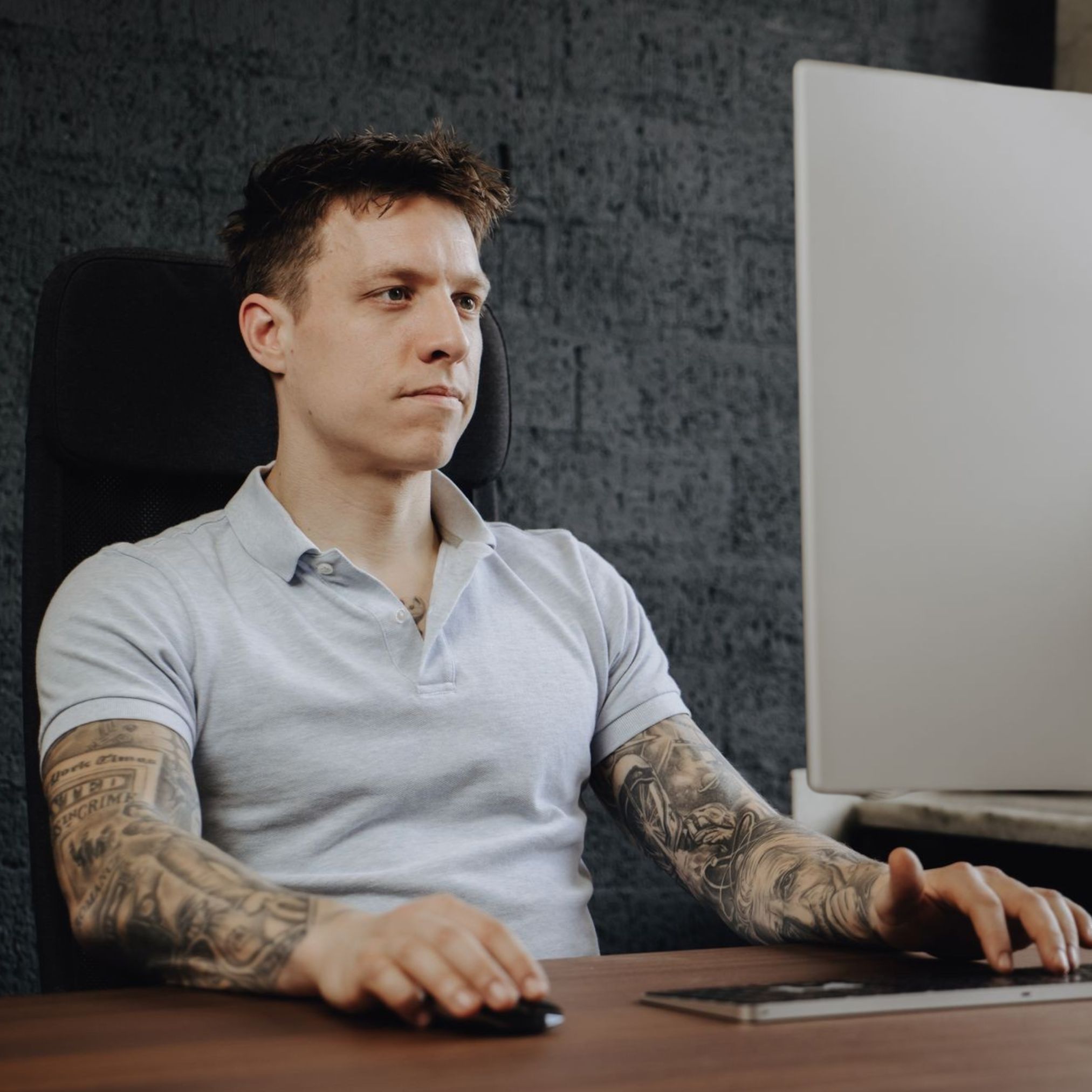 Bryan aan het werk — techniek